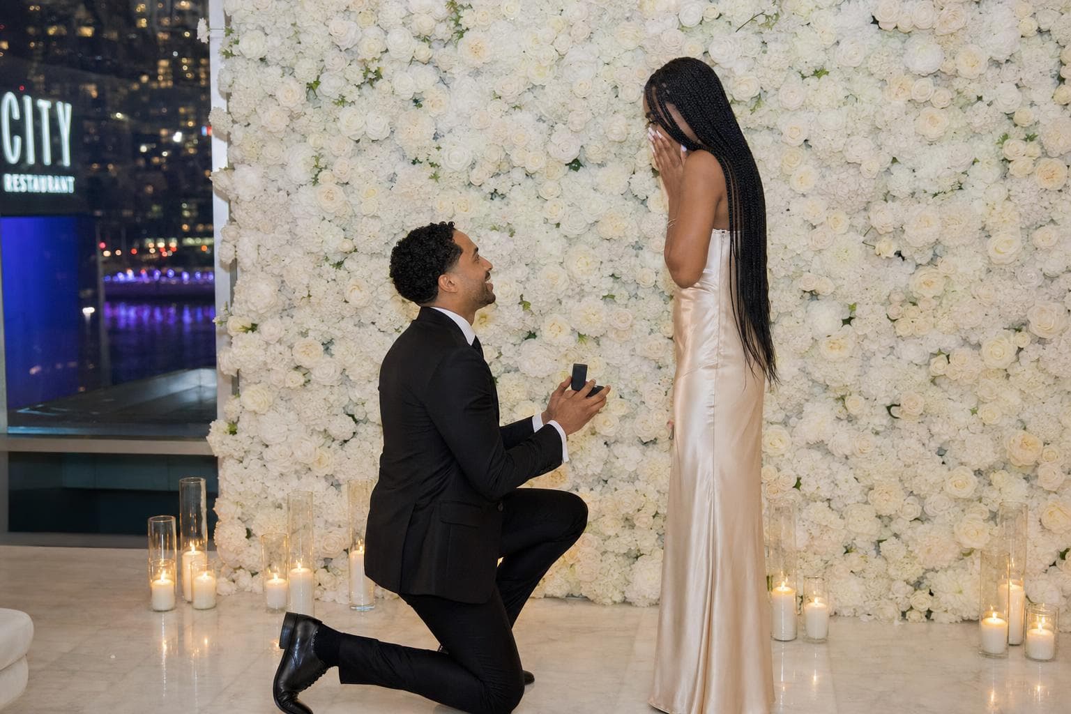 Why a flower wall proposal is New York's most requested setup